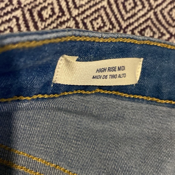 NWT Women's High-Rise Midi Jean Shorts Universal Thread™ Raw Hem Festival SZ 12 - Picture 5 of 8